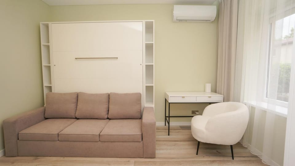 Living room, Seating area, air conditioner