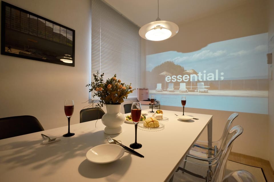 Food and drinks, Dining area, Drinks