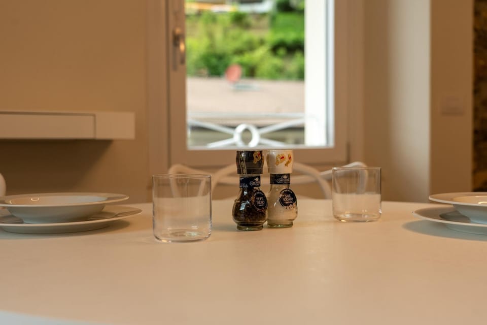 Food and drinks, Dining area, Food