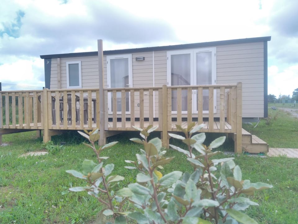 Camping Les Voiles Campground/ 
RV Resort in Criel-sur-Mer