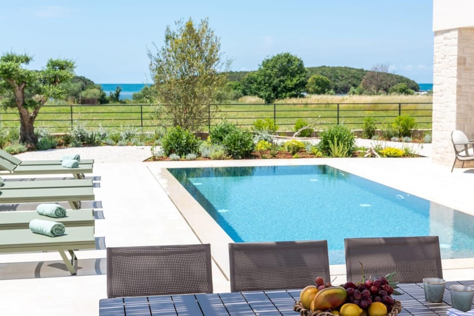 Pool view, Swimming pool