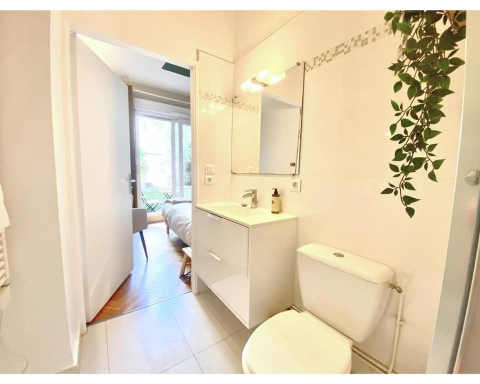 Chambre Cosy chez l habitant avec salle de bain et jardin privé Vacation rental in Paris