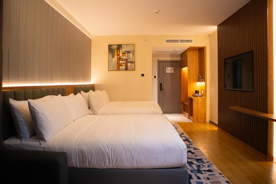 Photo of the whole room, Bedroom