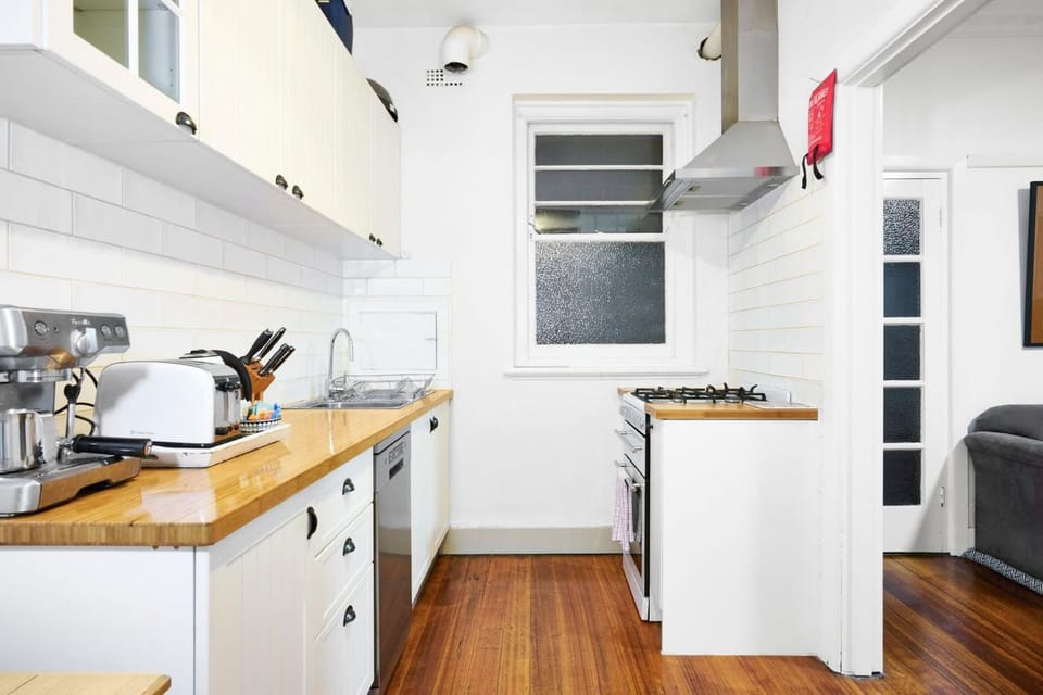St Kilda Slumber Apartment in St Kilda Botanical Gardens