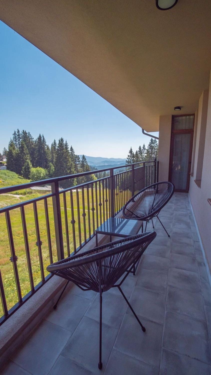 Day, Natural landscape, View (from property/room), Balcony/Terrace