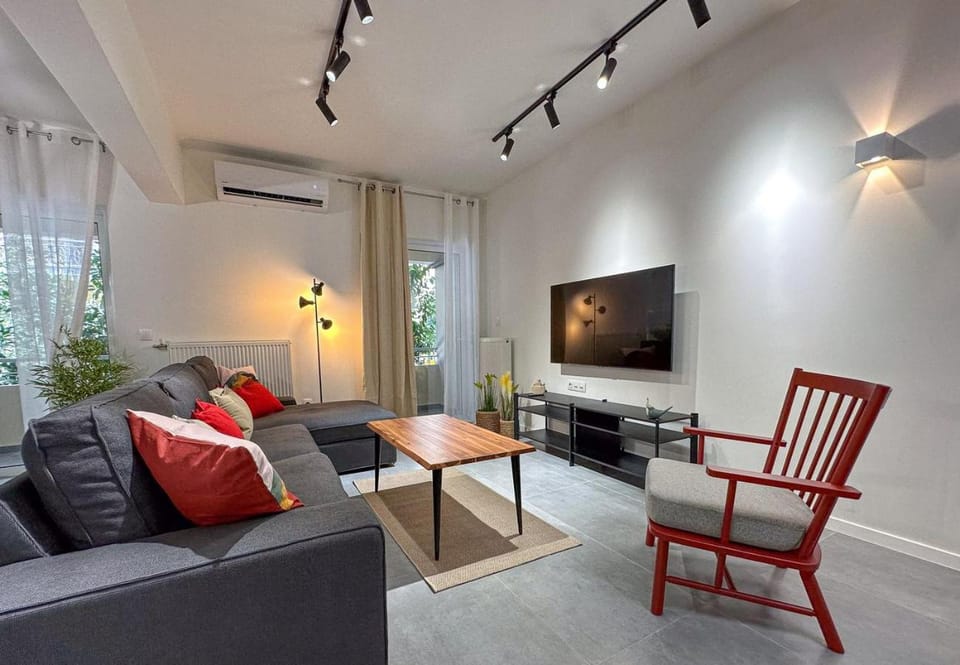 Communal lounge/ TV room, Living room