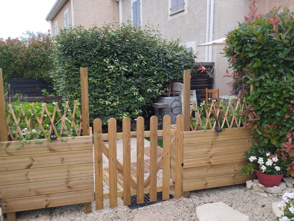 Facade/entrance, Garden