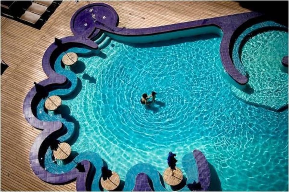 Swimming pool, Swimming pool