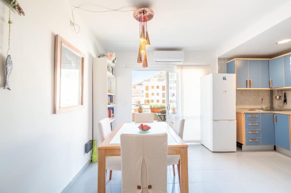 Property building, Kitchen or kitchenette, Living room