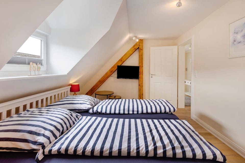 Property building, Living room, Bedroom