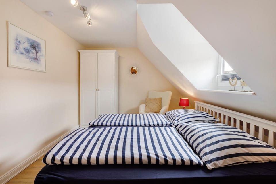 Property building, Living room, Bedroom