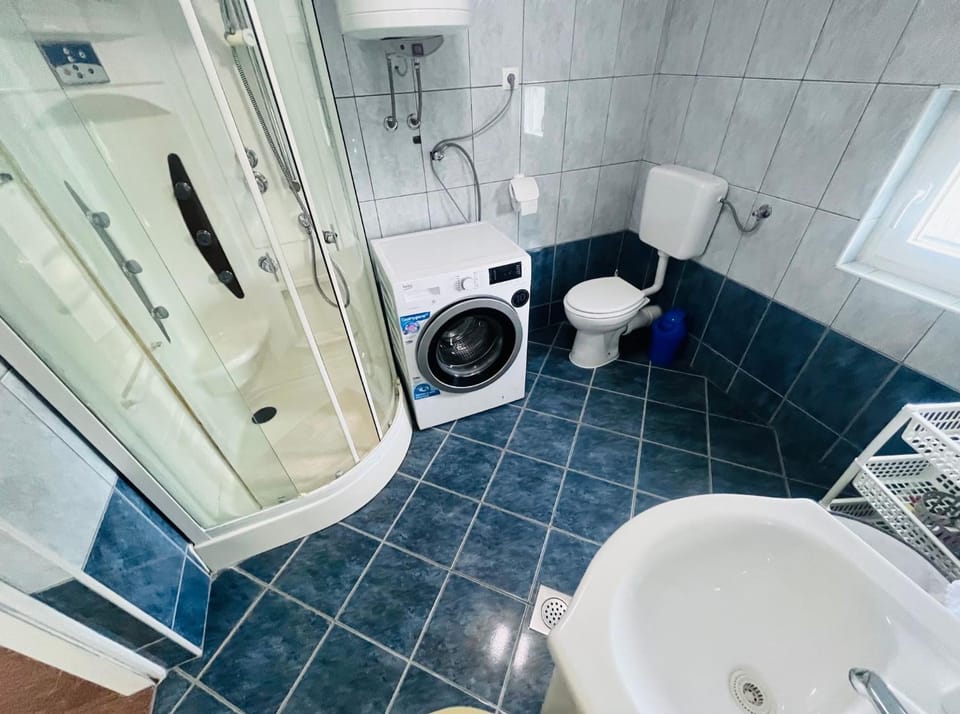 Shower, Bathroom, washing machine