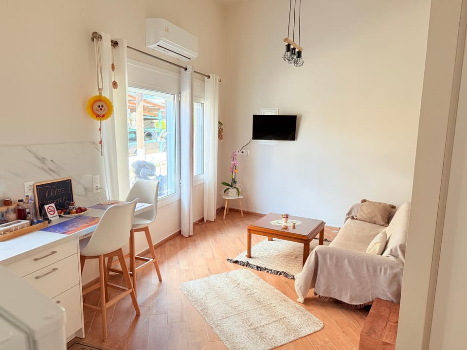 Living room, Photo of the whole room