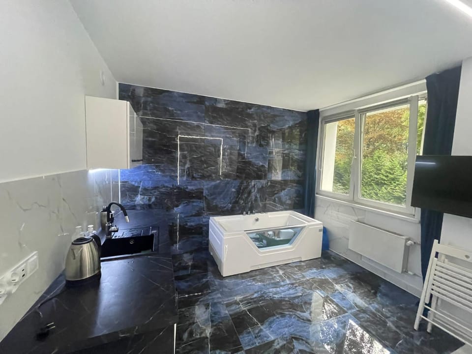 YOURAPART Karmelicka z Jacuzzi Apartment in Warsaw