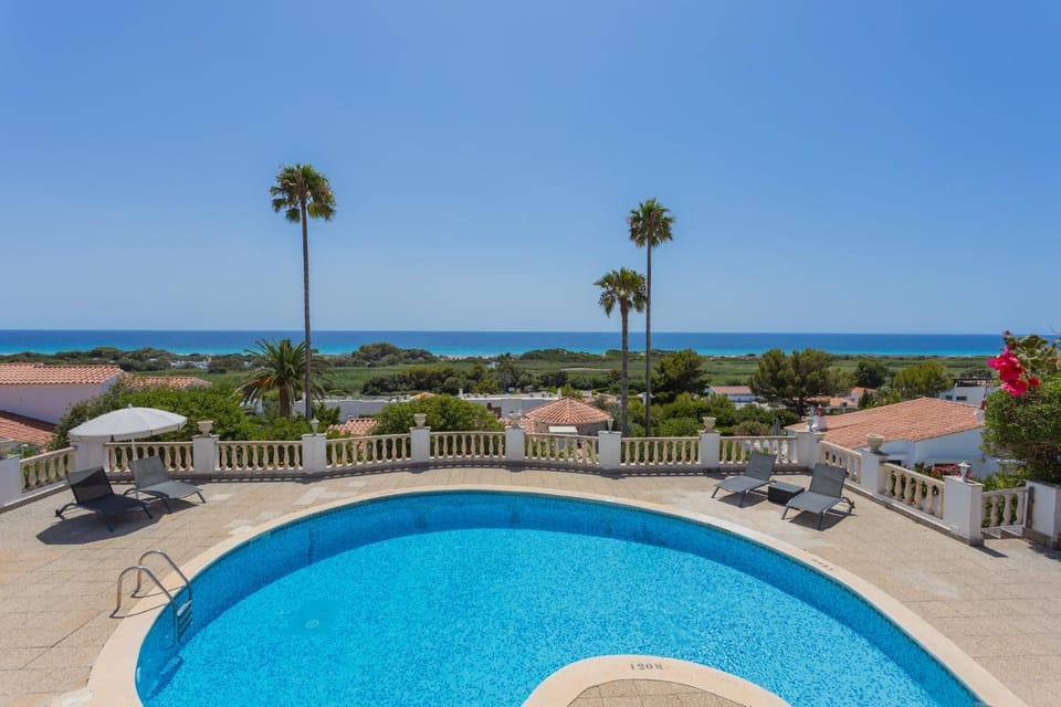 Pool view, Sea view, Swimming pool, sunbed