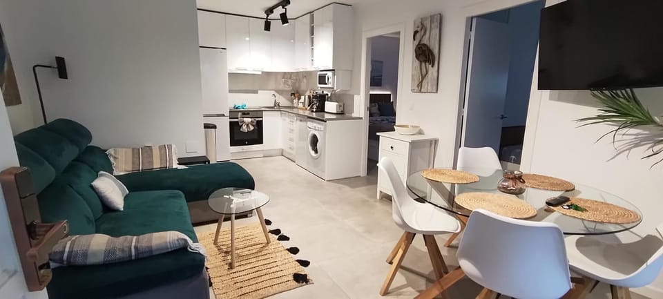 Kitchen or kitchenette, Seating area