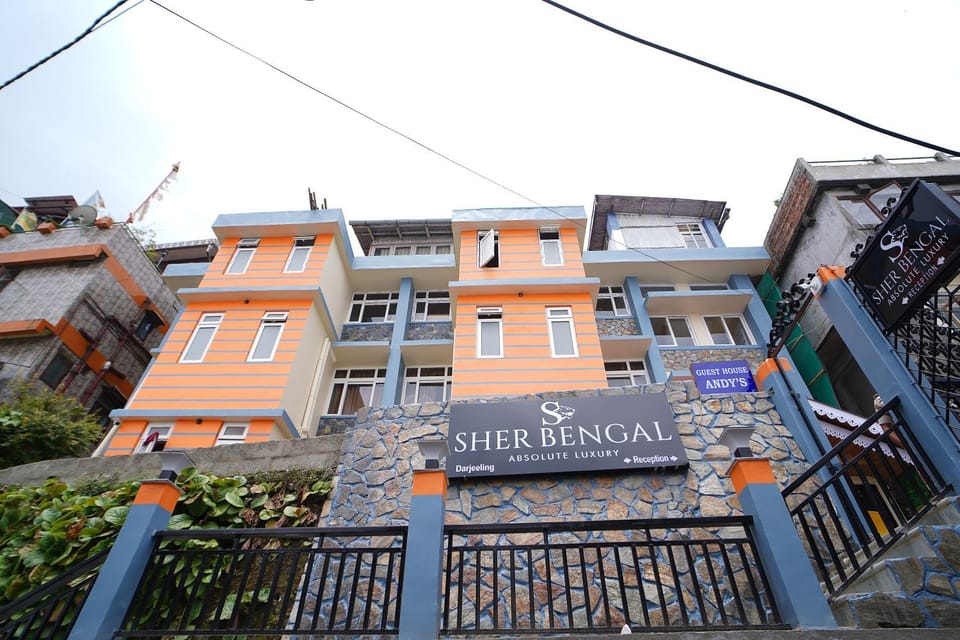Property building, Day, Street view