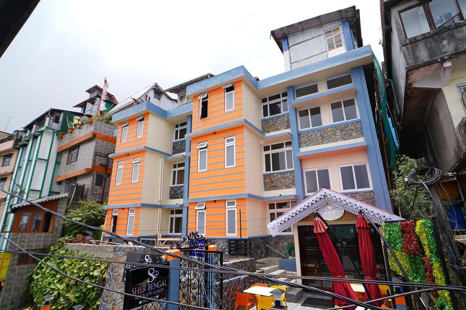 Property building, Day, City view, Street view