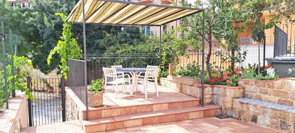 View (from property/room), Balcony/Terrace