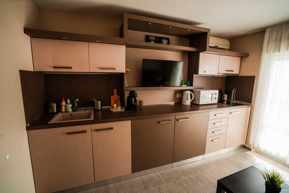 Kitchen or kitchenette, Living room