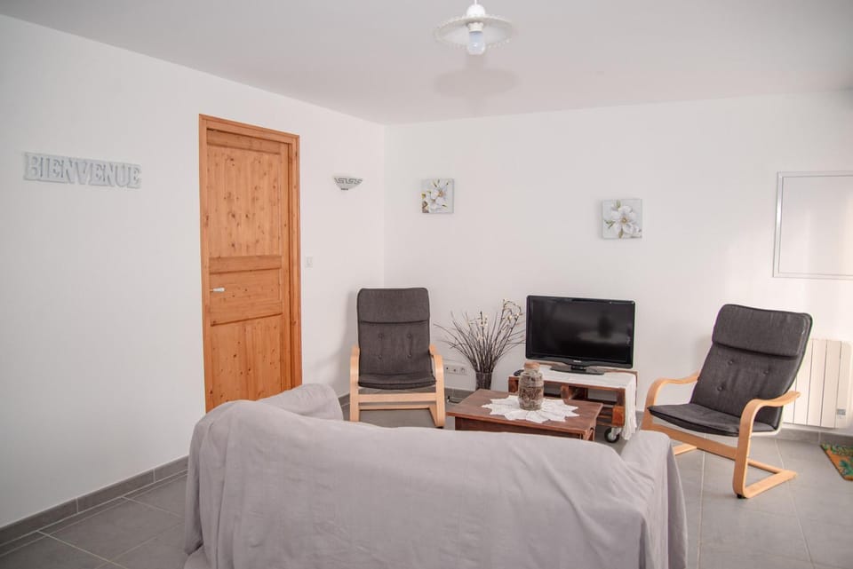 Gîte Gîte de Sainte-Colombe 6/ 8 personnes House in Auvergne-Rhône-Alpes