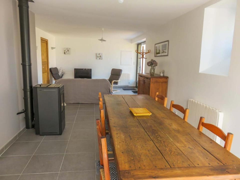 Gîte Gîte de Sainte-Colombe 6/ 8 personnes House in Auvergne-Rhône-Alpes