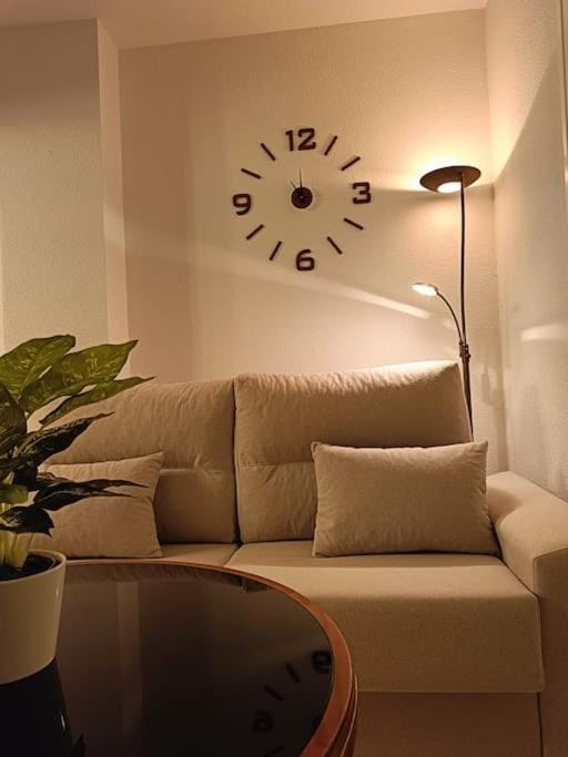 apartamento céntrico en 1ª línea de playa con piscinas y jardines Apartment in Torrevieja