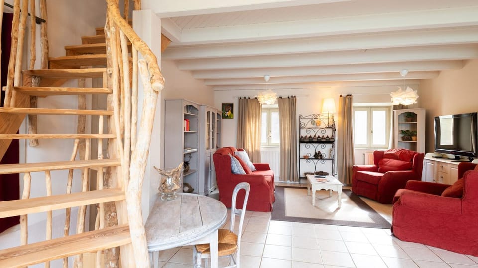 Gîte Le Gîte des Champs, à Montbrun. House in Auvergne-Rhône-Alpes