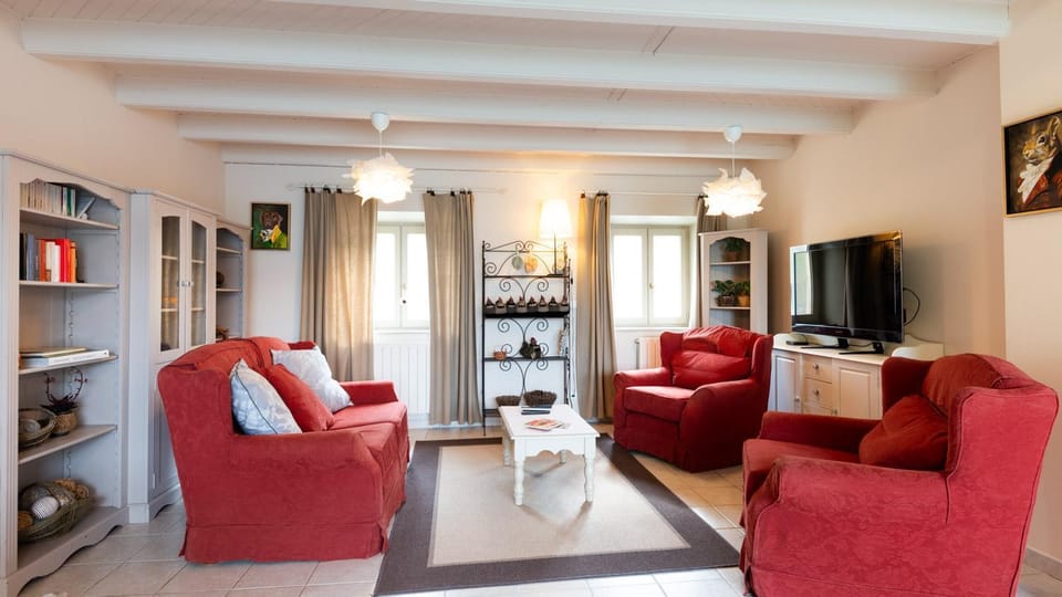 Gîte Le Gîte des Champs, à Montbrun. House in Auvergne-Rhône-Alpes