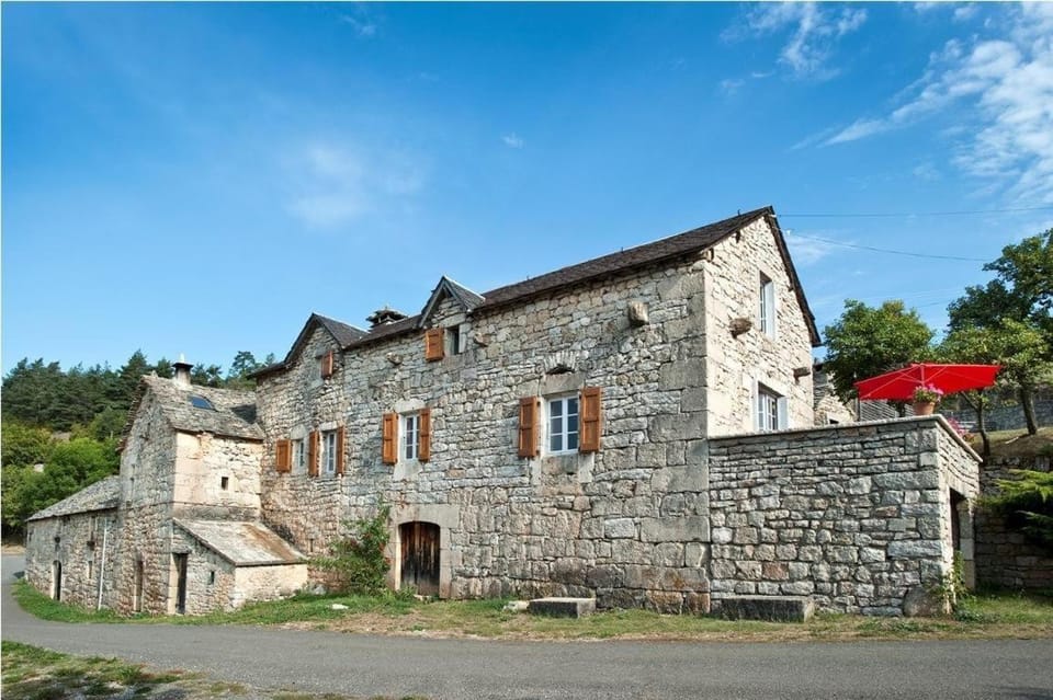 Les genévriers à conques House in Occitanie