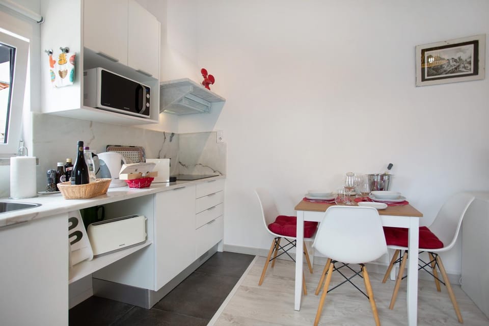 Property building, Kitchen or kitchenette, Living room
