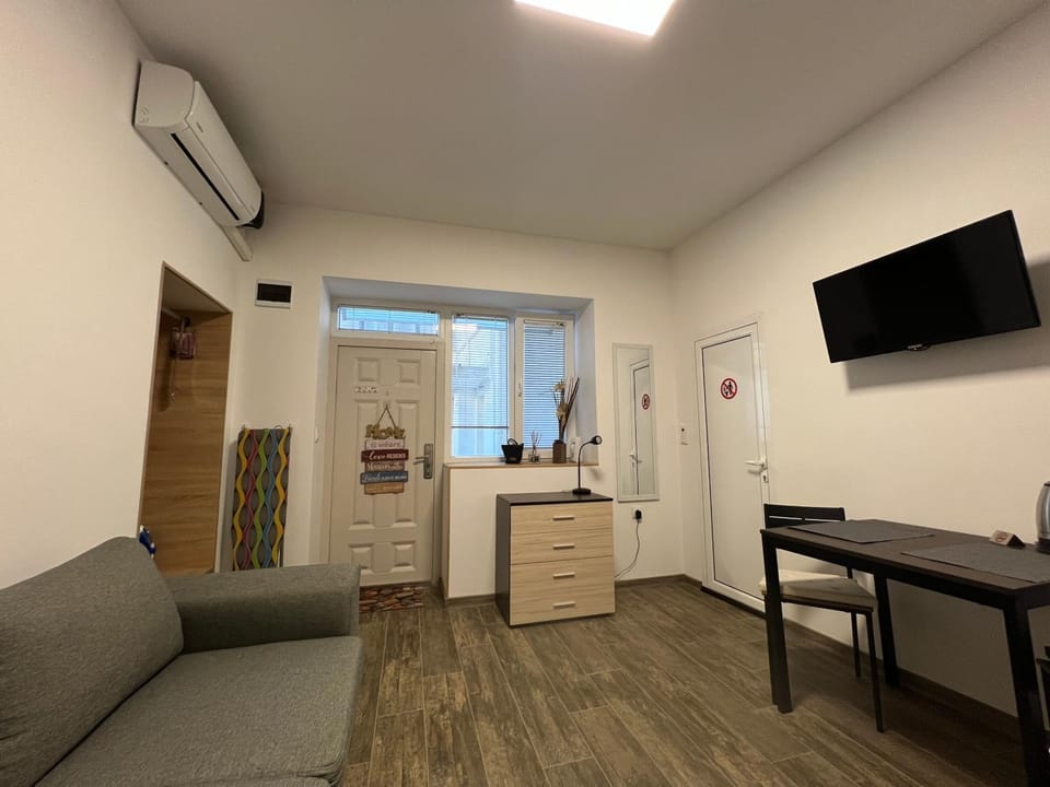 Living room, air conditioner