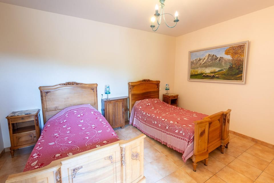 Gîte saint caprais House in Occitanie