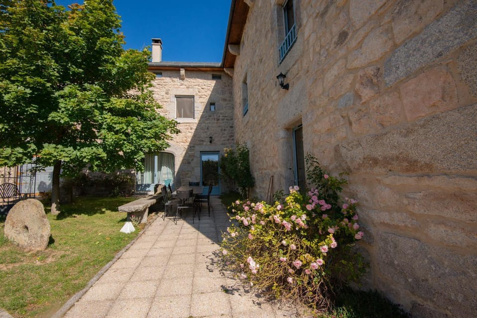 Gîte saint caprais House in Occitanie