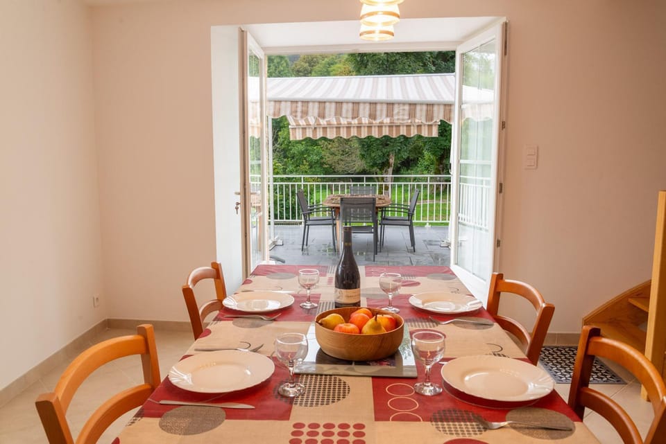 Gite b les pres House in Auvergne-Rhône-Alpes