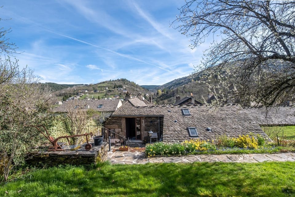 Lou cayrat à bagnols les bains House in Occitanie