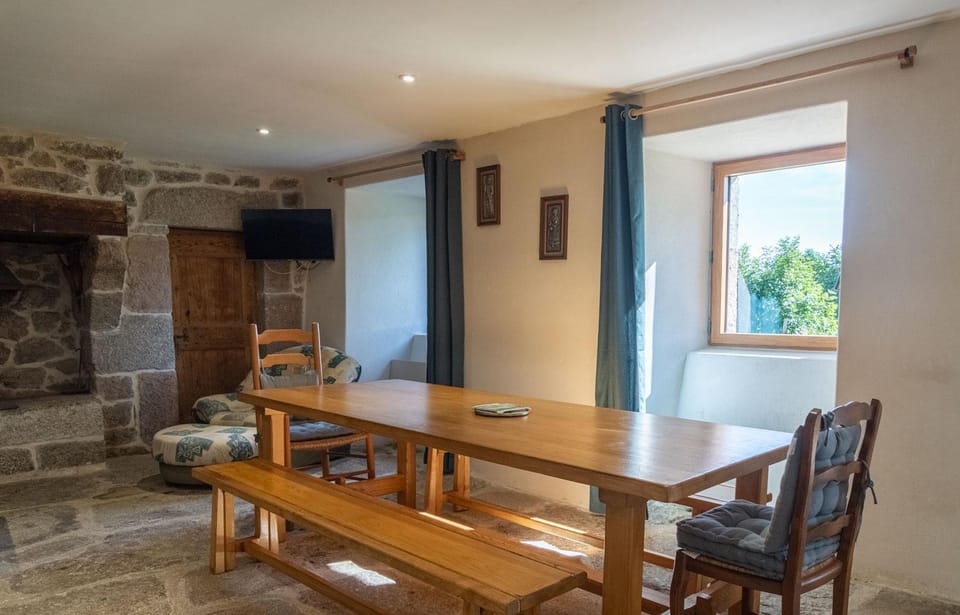 Maison almir House in Auvergne-Rhône-Alpes