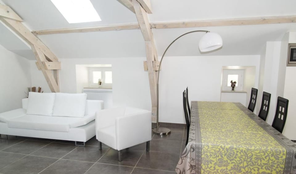 Gîte du haut au cayre House in Auvergne-Rhône-Alpes