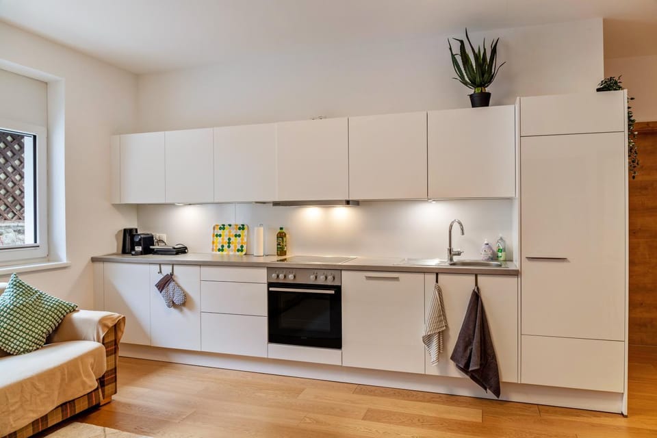 Kitchen or kitchenette, Living room