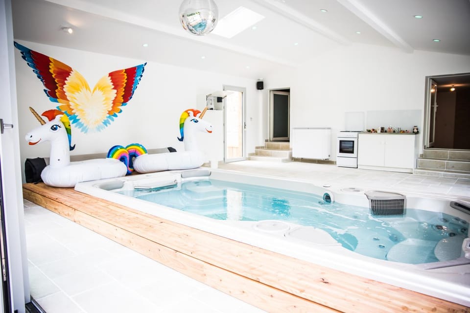 Gîte SPA Insolite Villa in Nouvelle-Aquitaine