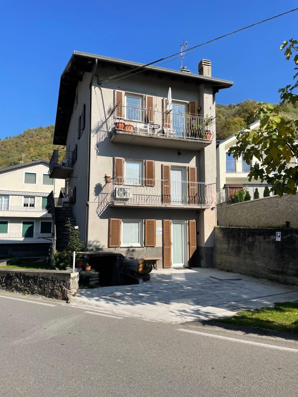 Property building, Day