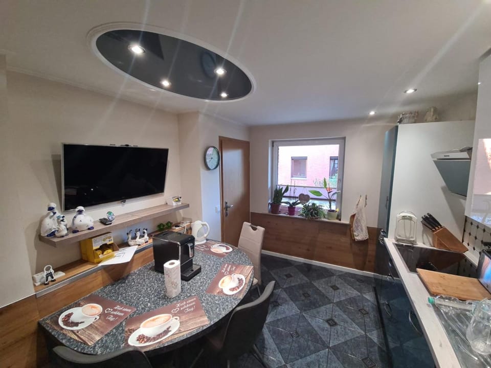 TV and multimedia, Kitchen or kitchenette, Dining area
