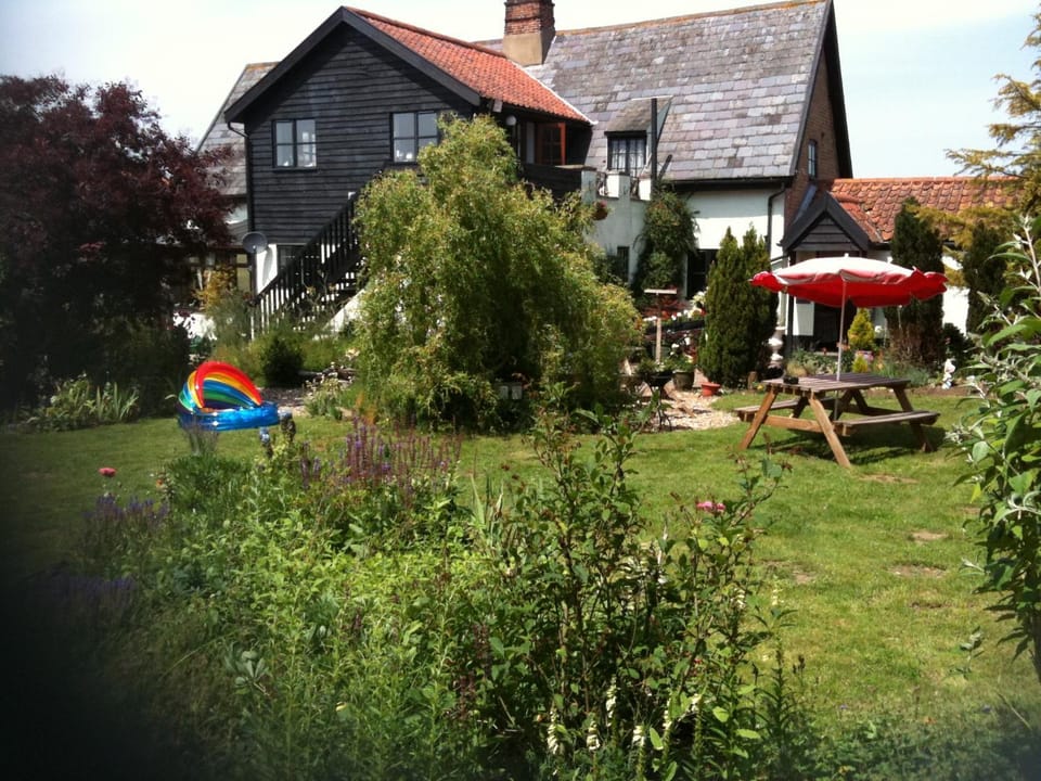 Property building, Patio, Day