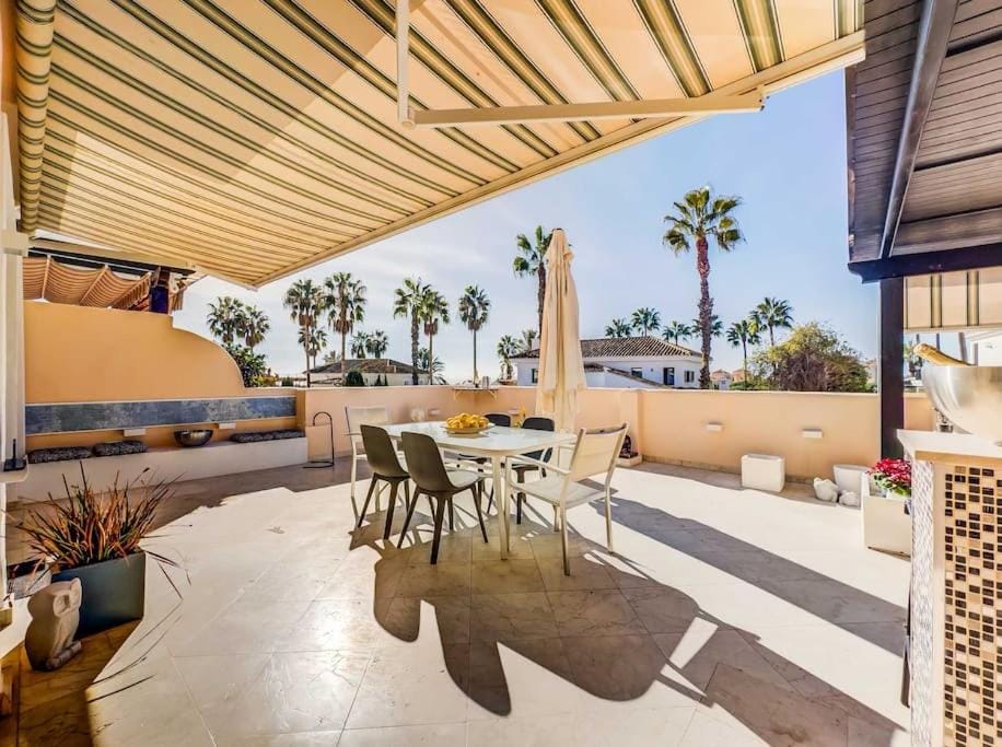 107-Exclusive Apartment with Pool, Elviria, Marbella Apartment in Marbella