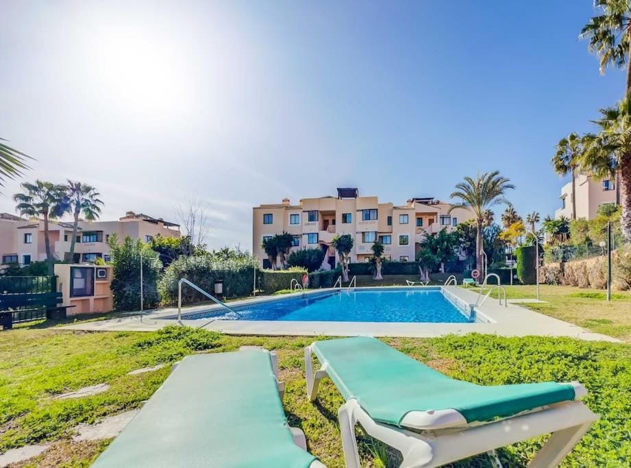 107-Exclusive Apartment with Pool, Elviria, Marbella Apartment in Marbella