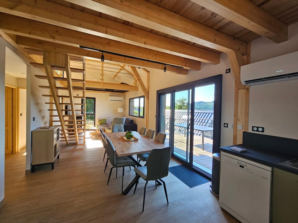 Living room, Dining area