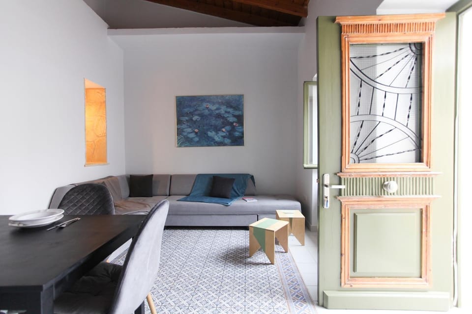 Bed, Kitchen or kitchenette, Living room, Photo of the whole room, Seating area, Dining area, Bedroom