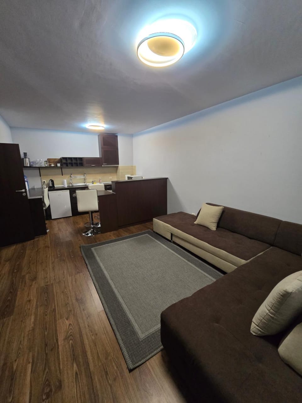 Kitchen or kitchenette, Seating area