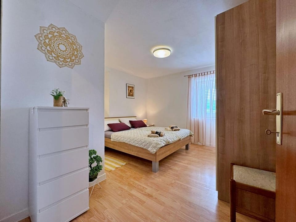 Bed, Bedroom, Sea view