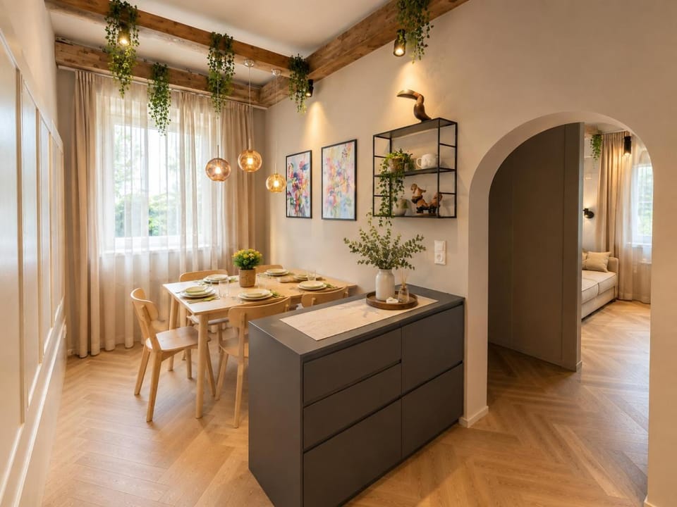 Dining area, kitchen